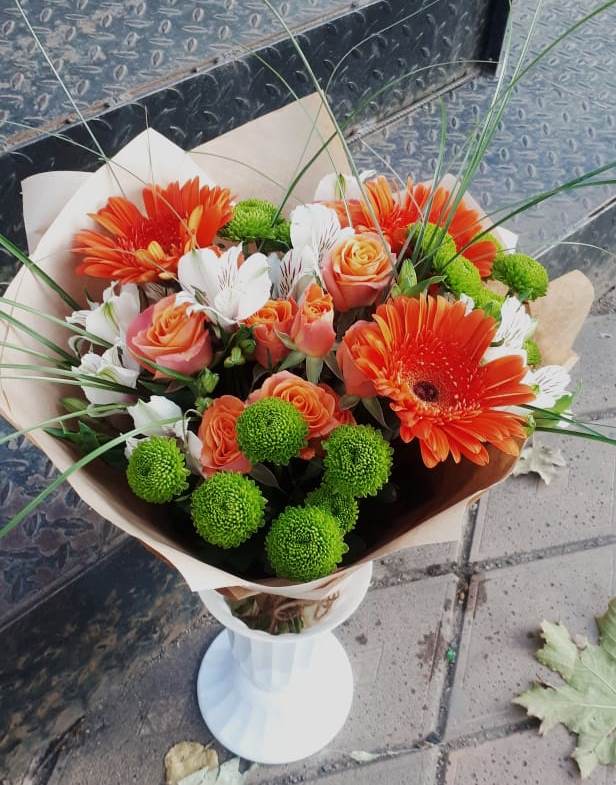Букет цветов из: Герберы, Хризантемы, Альстромерии и Розы в Раздольной