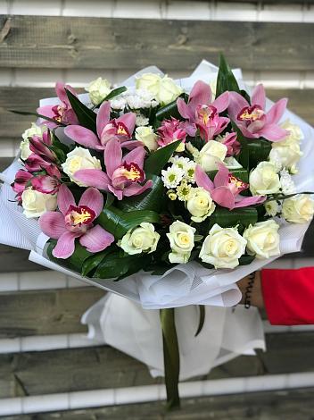 Букет цветов из: Розы и Хризантемы в Раздольной