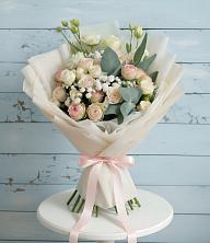 Букет цветов из:  Розы и Лизиантусы в Раздольной