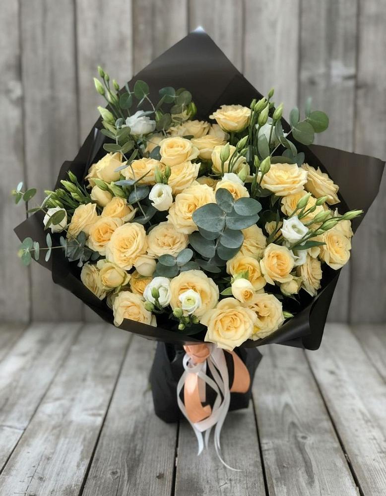 Букет цветов из: Розы и Лизиантусы в Раздольной