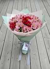 Букет цветов из:  Альстромерии #REPLACE_PRED# Раздольной
