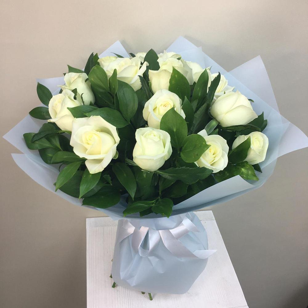 Букет 15 Белых роз Проуд в Раздольной