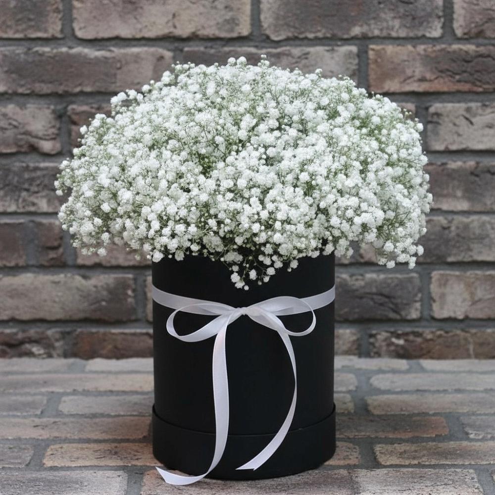 Цветочная композиция из Гипсофила в шляпной коробке в Раздольной