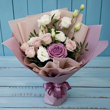 Букет цветов из:  Розы и Лизиантусы в Раздольной
