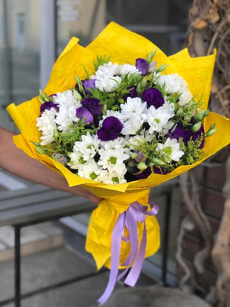 Букет цветов из: Ирисы, Хризантемы и Ромашки в Раздольной