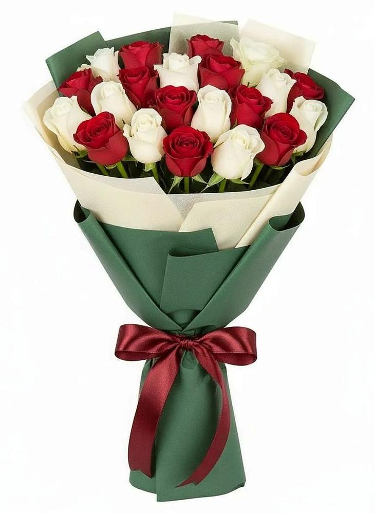 Букет Микс из красных и белых роз в Раздольной