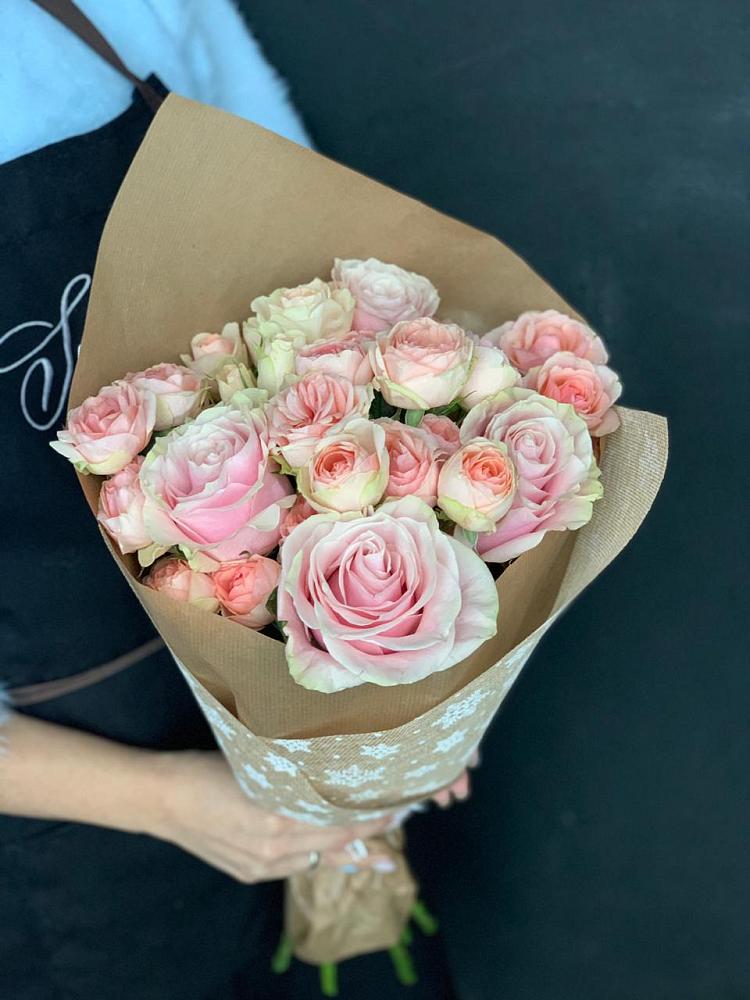 Букет цветов из: Хризантемы и Розы в Раздольной