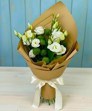 Букет цветов из:  Хризантемы и Лизиантусы в Раздольной