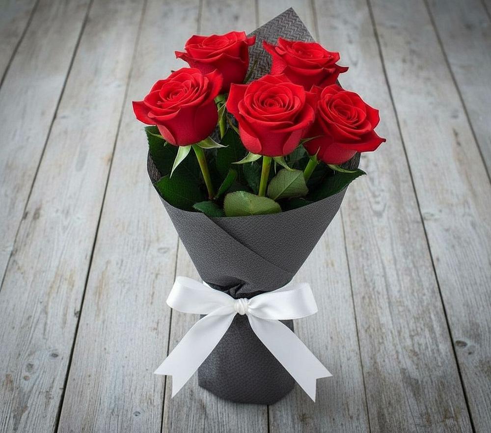 Букет 5 Красных роз Эдлесс Лав в Раздольной