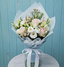 Букет цветов из:  Розы и Лизиантусы в Раздольной