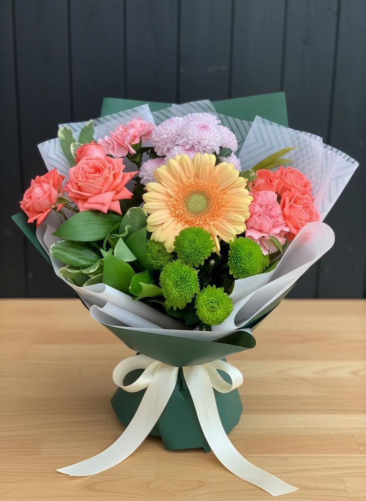 Букет цветов из: Гвоздики, Розы, Герберы и Хризантемы в Раздольной