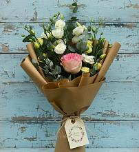 Букет цветов из:  Розы и Лизиантусы в Раздольной