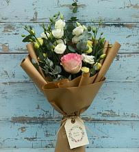 Букет цветов из:  Розы и Лизиантусы в Раздольной